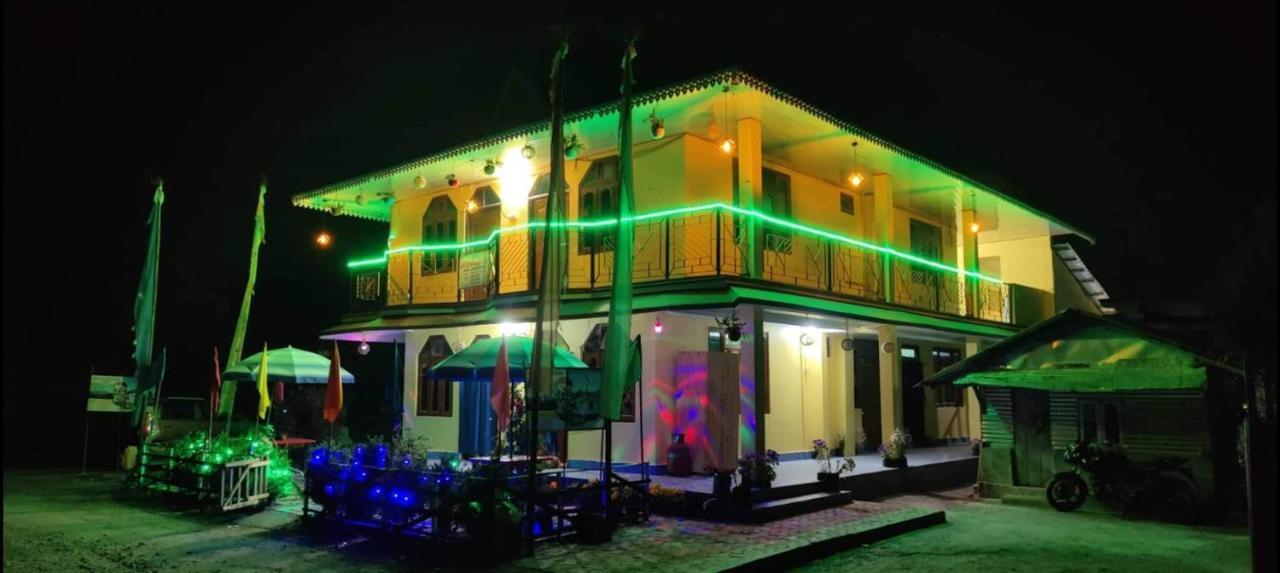 OYO 88442 Esti Kutum Home Stay Rishop Exterior foto